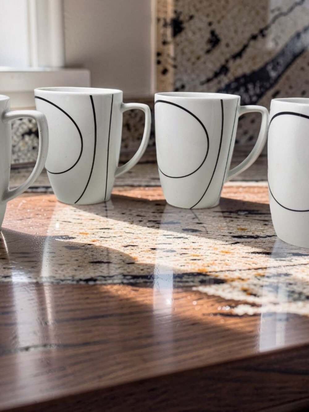 Vintage Set of 4 Corelle Coordinates by CORNING Simple Lines White Black 12oz Mu